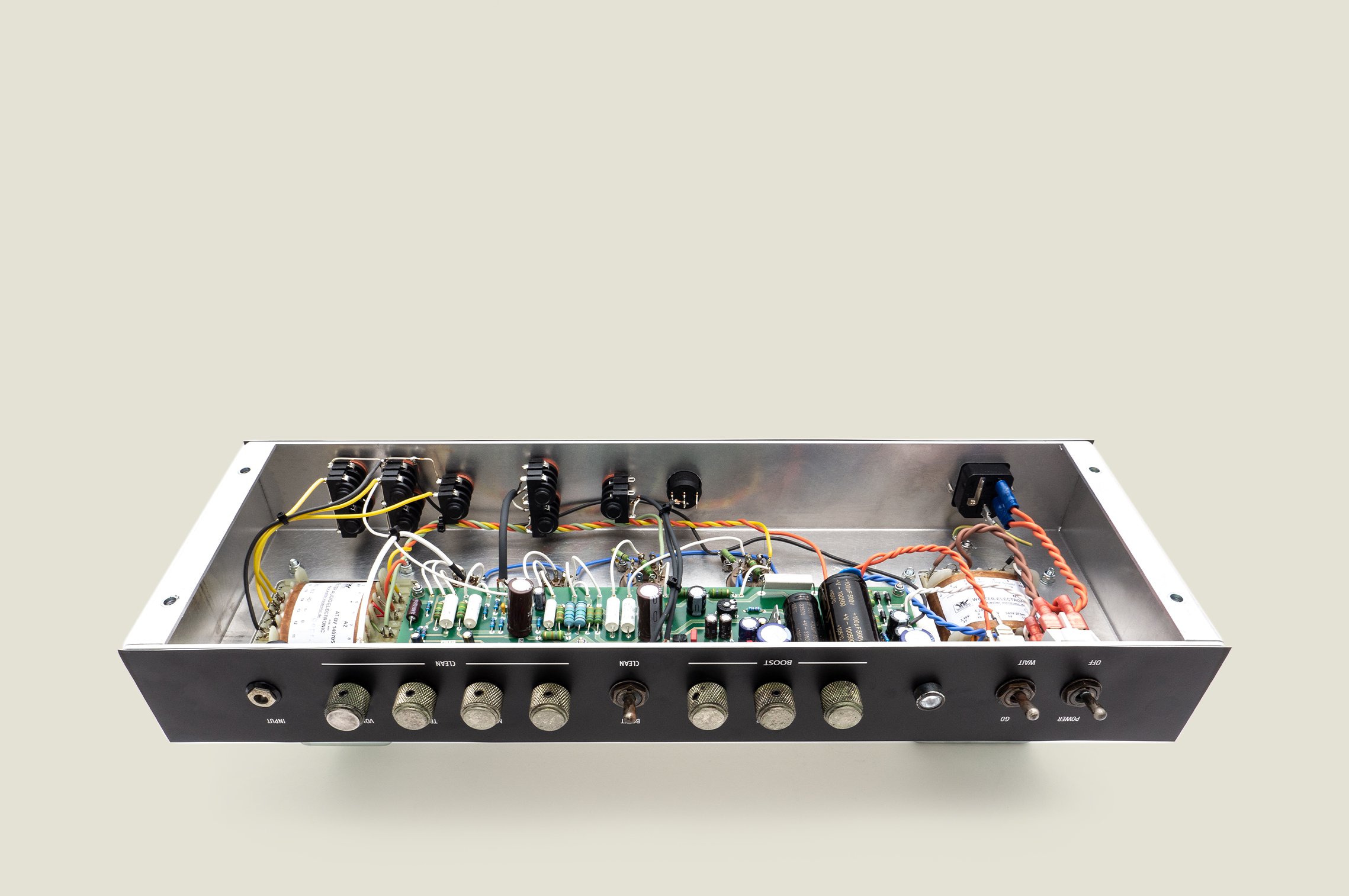 Berlin_LAYOUT_04.jpg Photo of the internals of the Duesenberg Berlin Amplifier