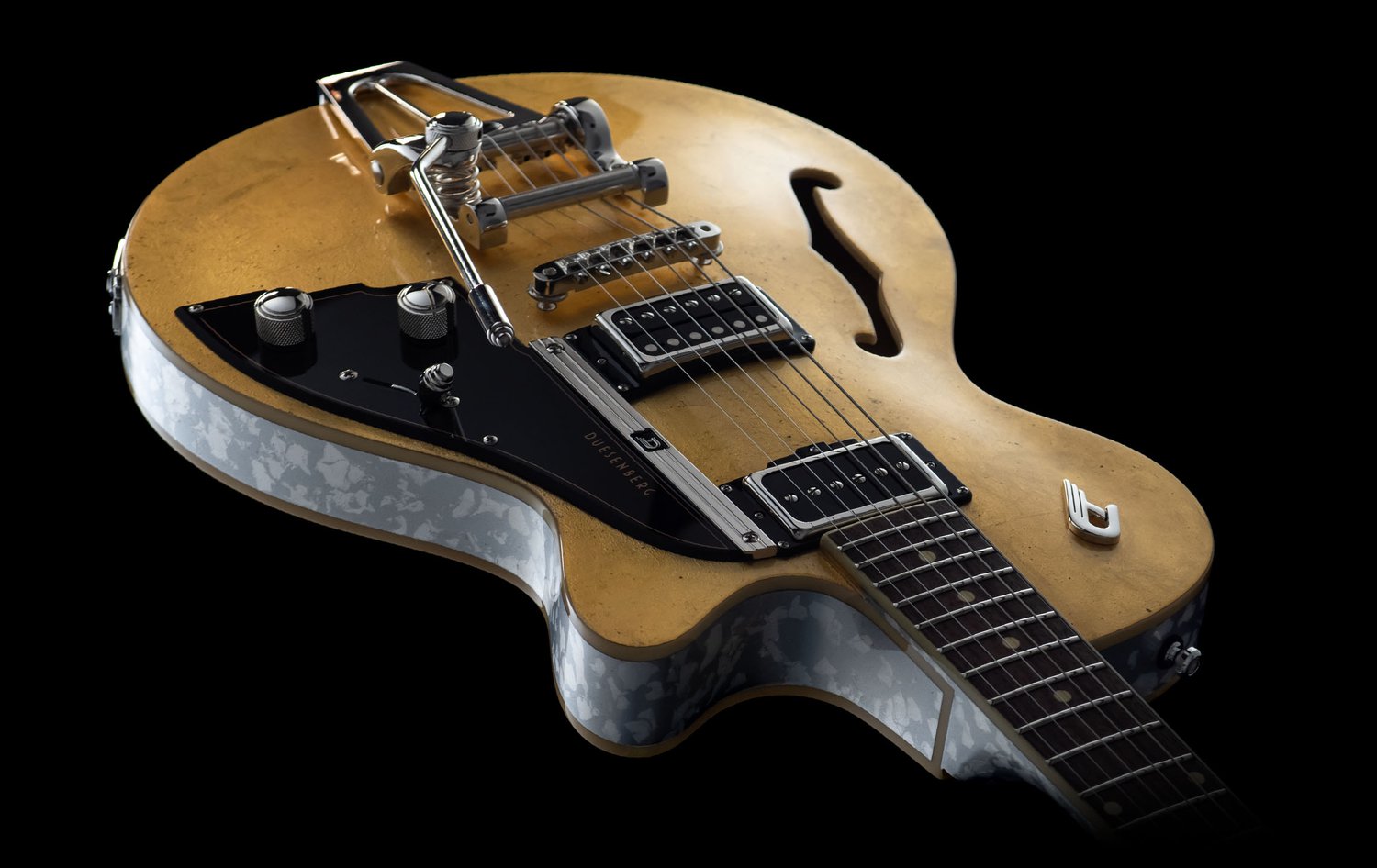 Body view of the  Duesenberg Starplayer TV 25th Anniversary Gold Leaf