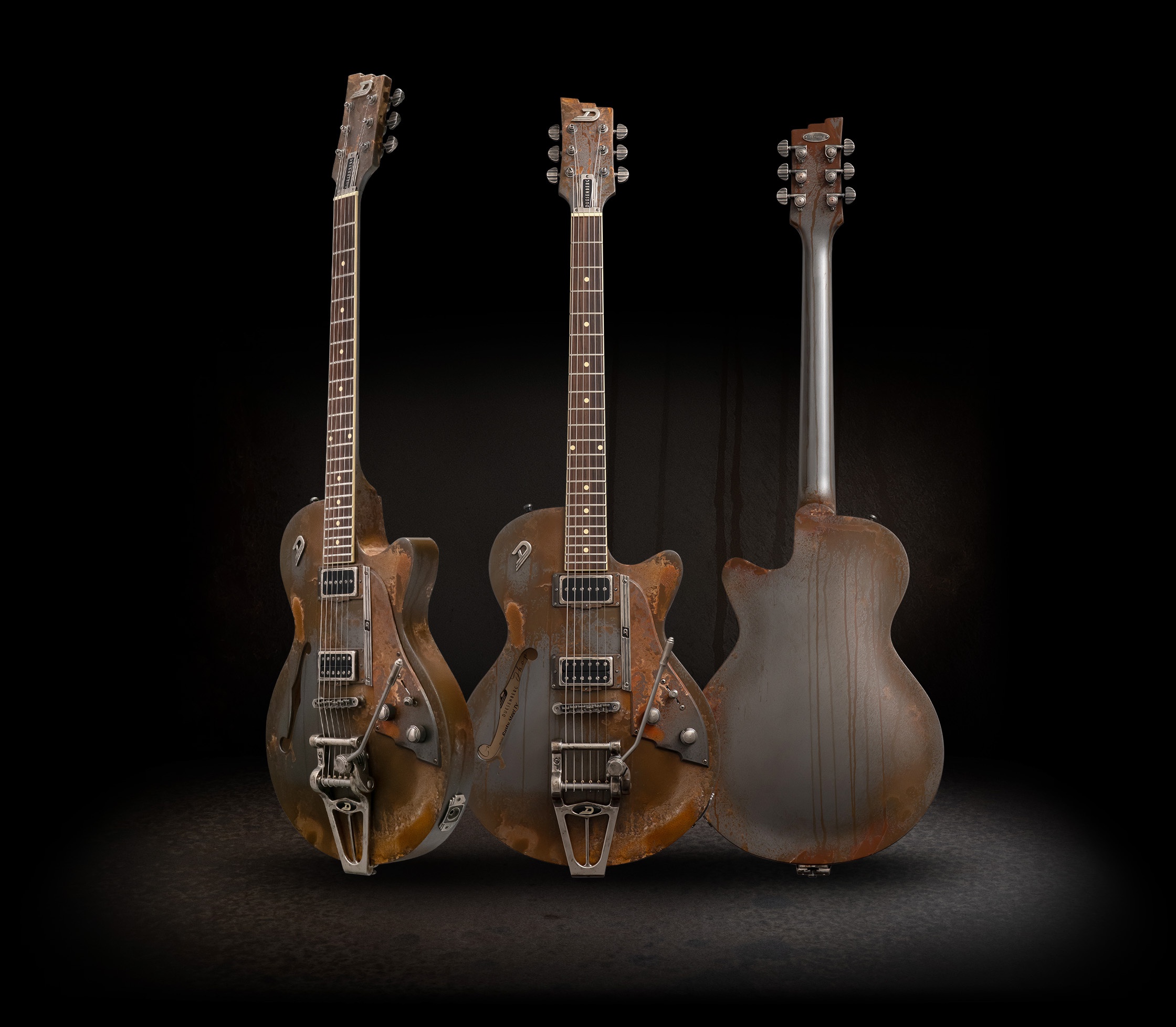 Large image showing the front of the Duesenberg Custom Shop Rusty Steel TV