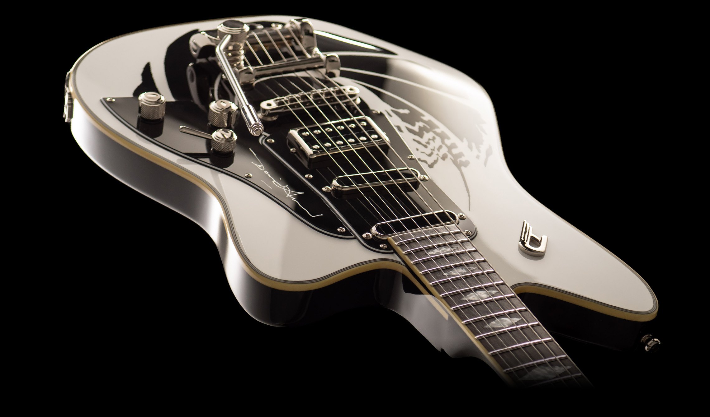 Duesenberg Guitars Alliance Series James Bond 007 David Arnold Edition Side View